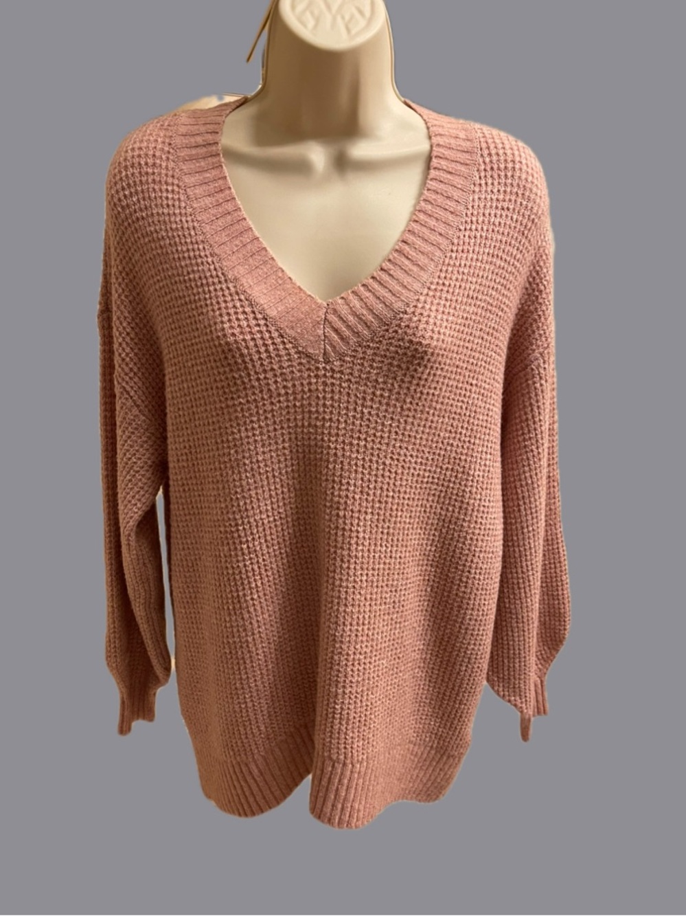 ✨American Eagle Over Sized Light Weight V-Neck Sweater✨